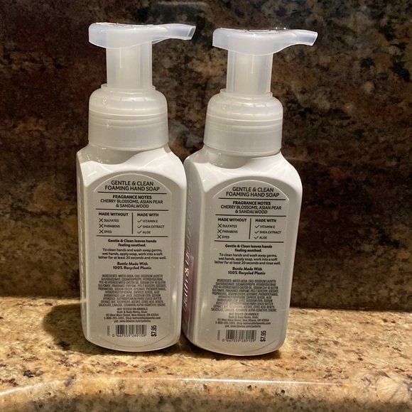 🍒2-“JAPANESE CHERRY BLOSSOM” BBW 8.75 fl oz, Gentle+Clean Foaming Hand Soap NWT - Picture 4 of 6